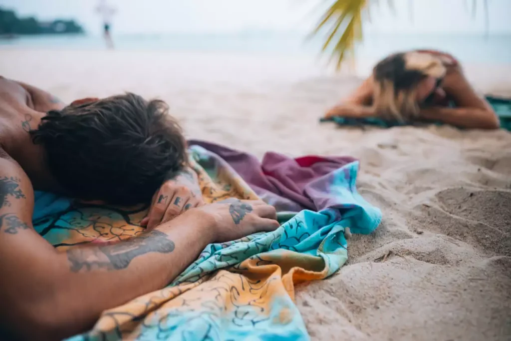 Αυτός είναι ο λόγος που φεύγετε πάντα κουρασμένοι από την παραλία: Tι πρέπει να κάνετε