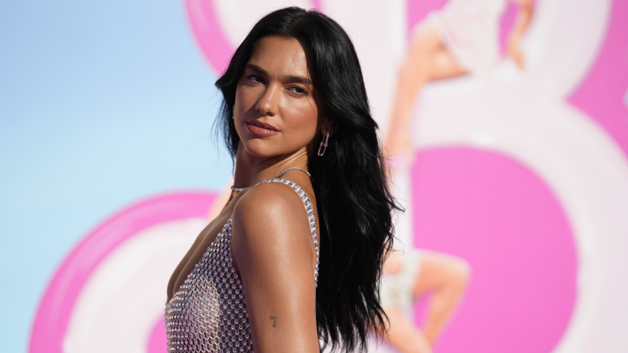 Ν.Λίπα: H άκρως αποκαλυπτική εμφάνιση της τραγουδίστριας στο πάρτι γενεθλίων της (φωτο)