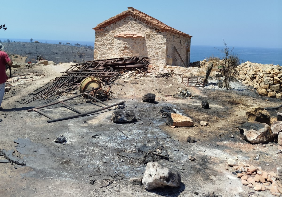 Φωτιά στη Χίο: «Στάχτη» περισσότερα από 69.000 στρέμματα στη βόρεια πλευρά του νησιού