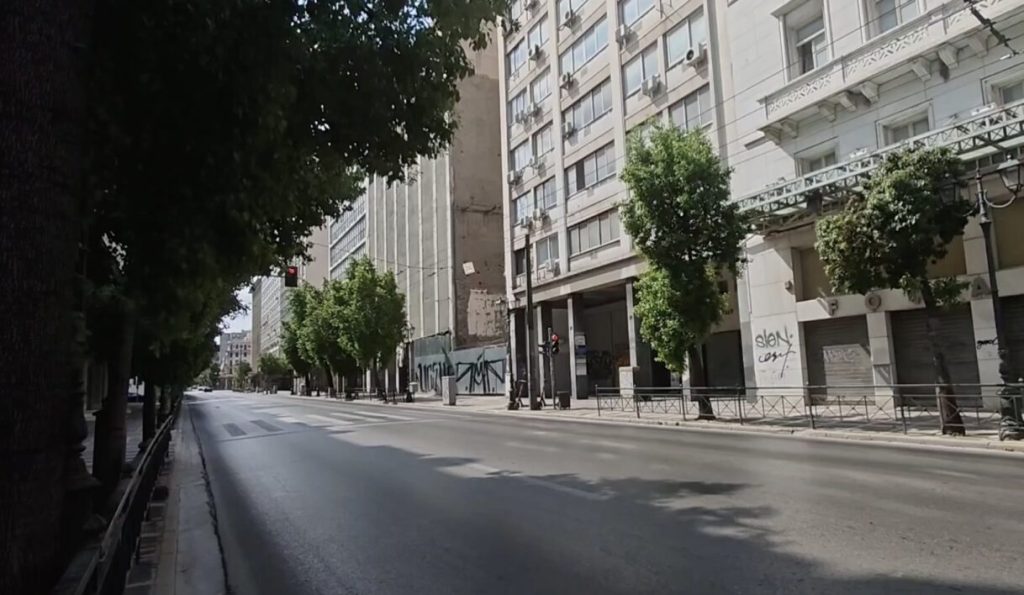 «Άδειασαν» οι δρόμοι στην Αθήνα μετά τον Δεκαπενταύγουστο – Οι κεντρικές λεωφόροι παραμένουν «σιωπηλές»