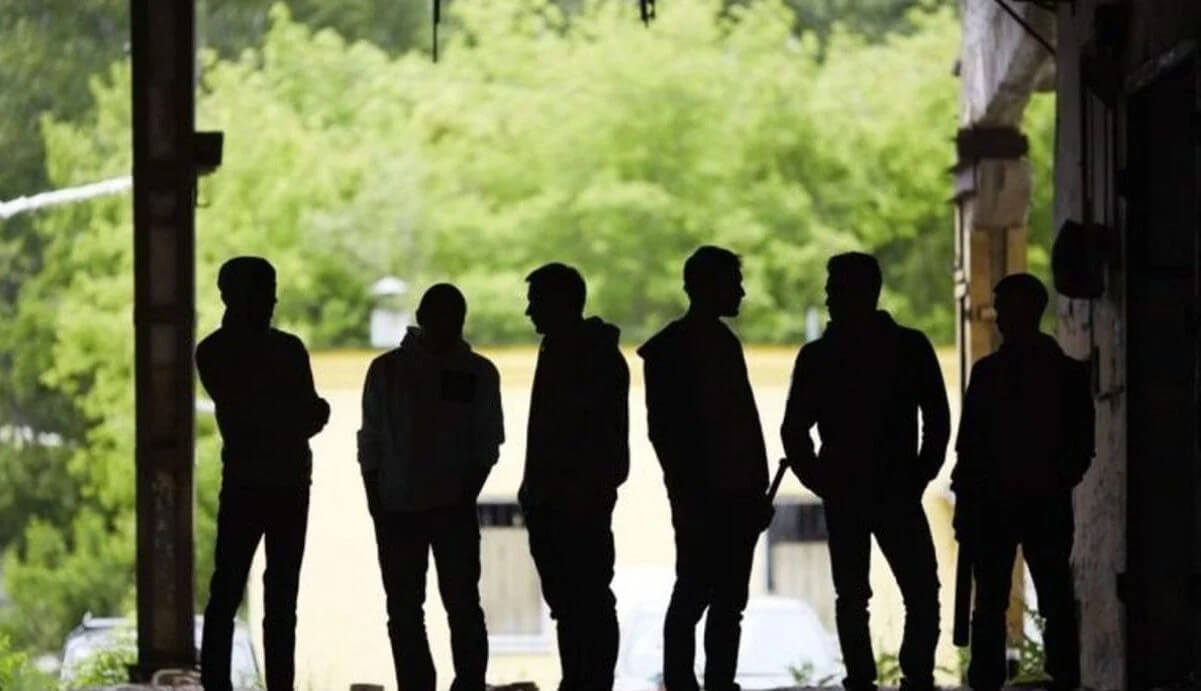 Χαλκιδική: Παρέα ανηλίκων ξυλοφόρτωσε άγρια συνομήλικούς τους – Χειροπέδες σε έναν 17χρονο