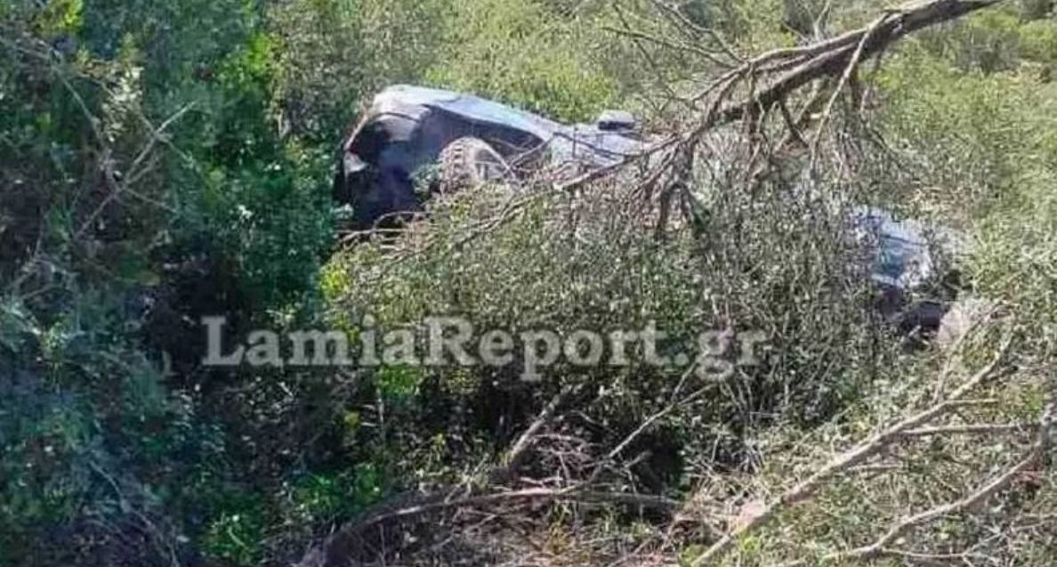 Σοβαρό τροχαίο στη Φθιώτιδα: Αυτοκίνητο ανετράπη και έπεσε σε γκρεμό – Τρεις τραυματίες (φωτο)
