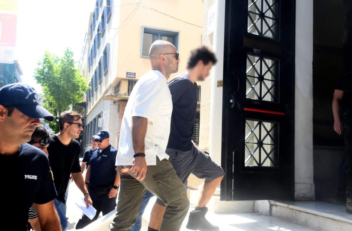 Πάτρα: «Βρισκόταν στο Γηροκομείο ως εθελοντής για την κατάσβεση της φωτιάς» λένε οι δικηγόροι του 25χρονου