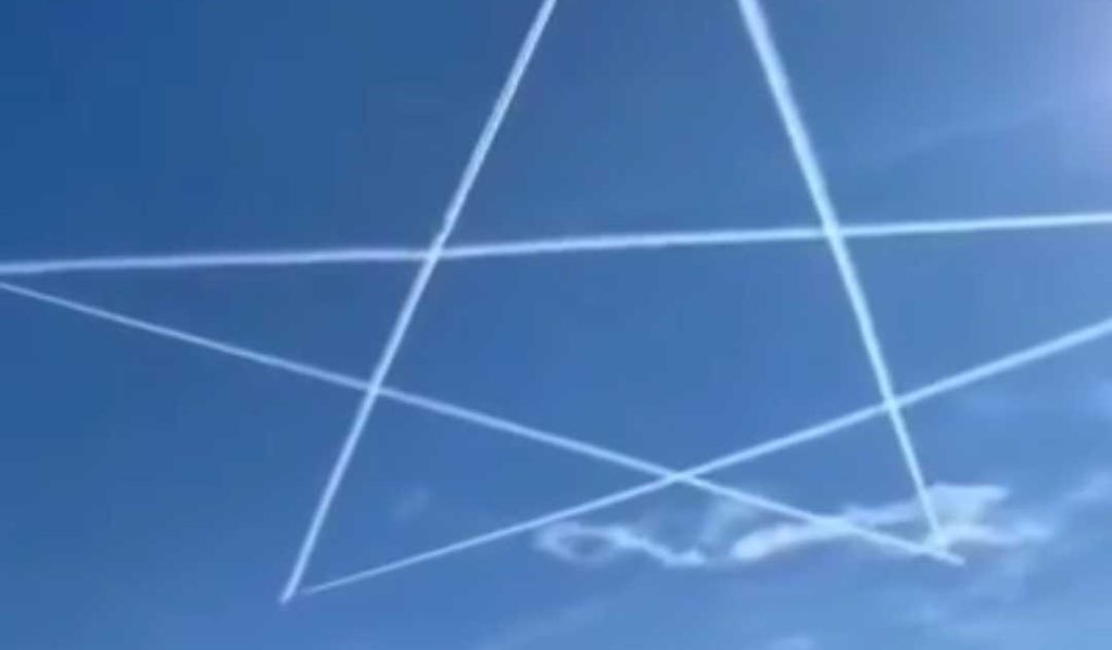 Υπέρτατη τιμή από τον Ν.Τραμπ στον Β.Πούτιν: Αμερικανικά μαχητικά σχημάτισαν ρωσικό αστέρι στον ουρανό της Αλάσκας!