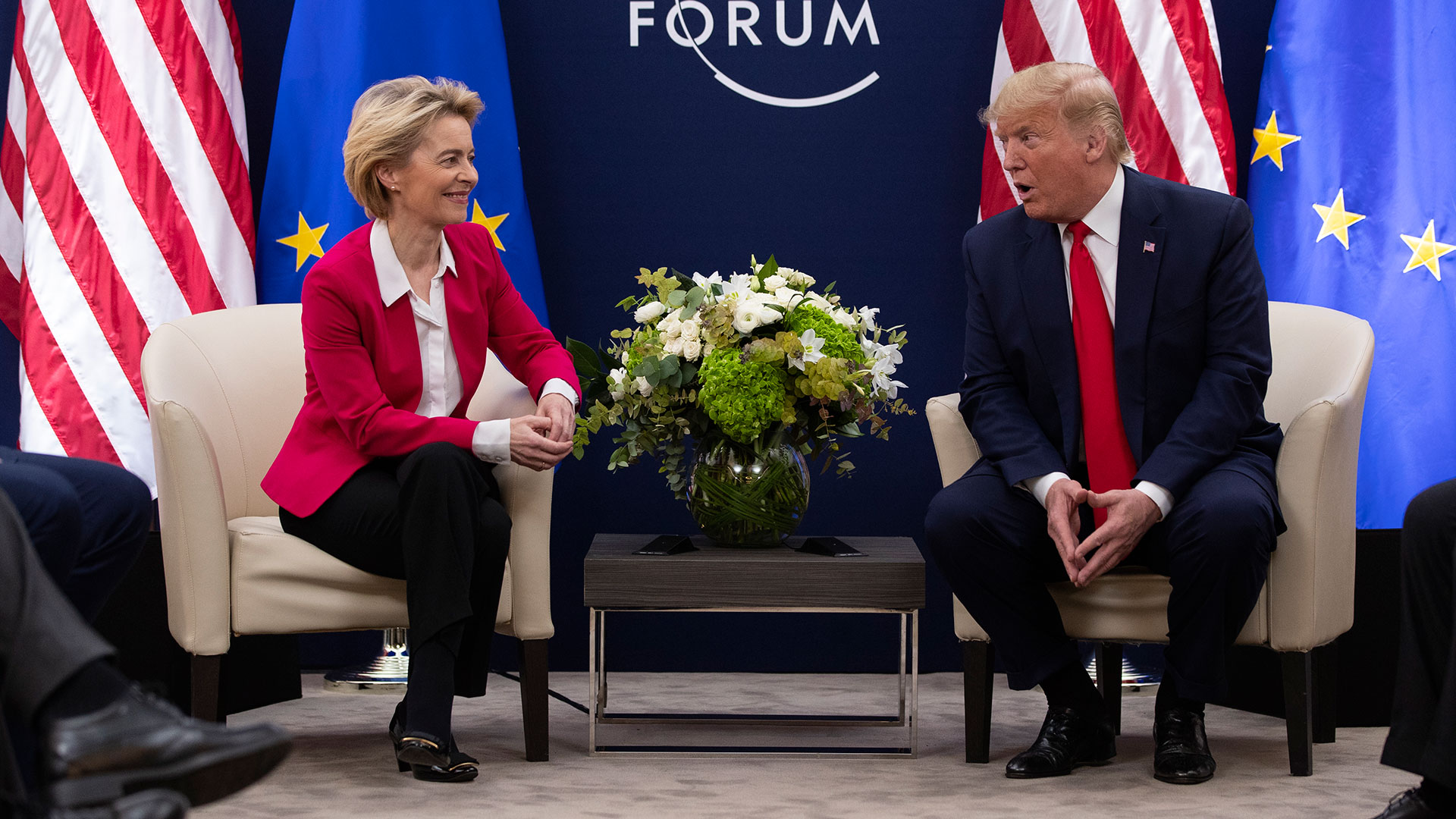 Η ΕΕ απέρριψε το ειρηνευτικό σχέδιο Τραμπ-Πούτιν με δηλώσεις της φον ντερ Λάιεν – Τότε γιατί πάνε στις ΗΠΑ;