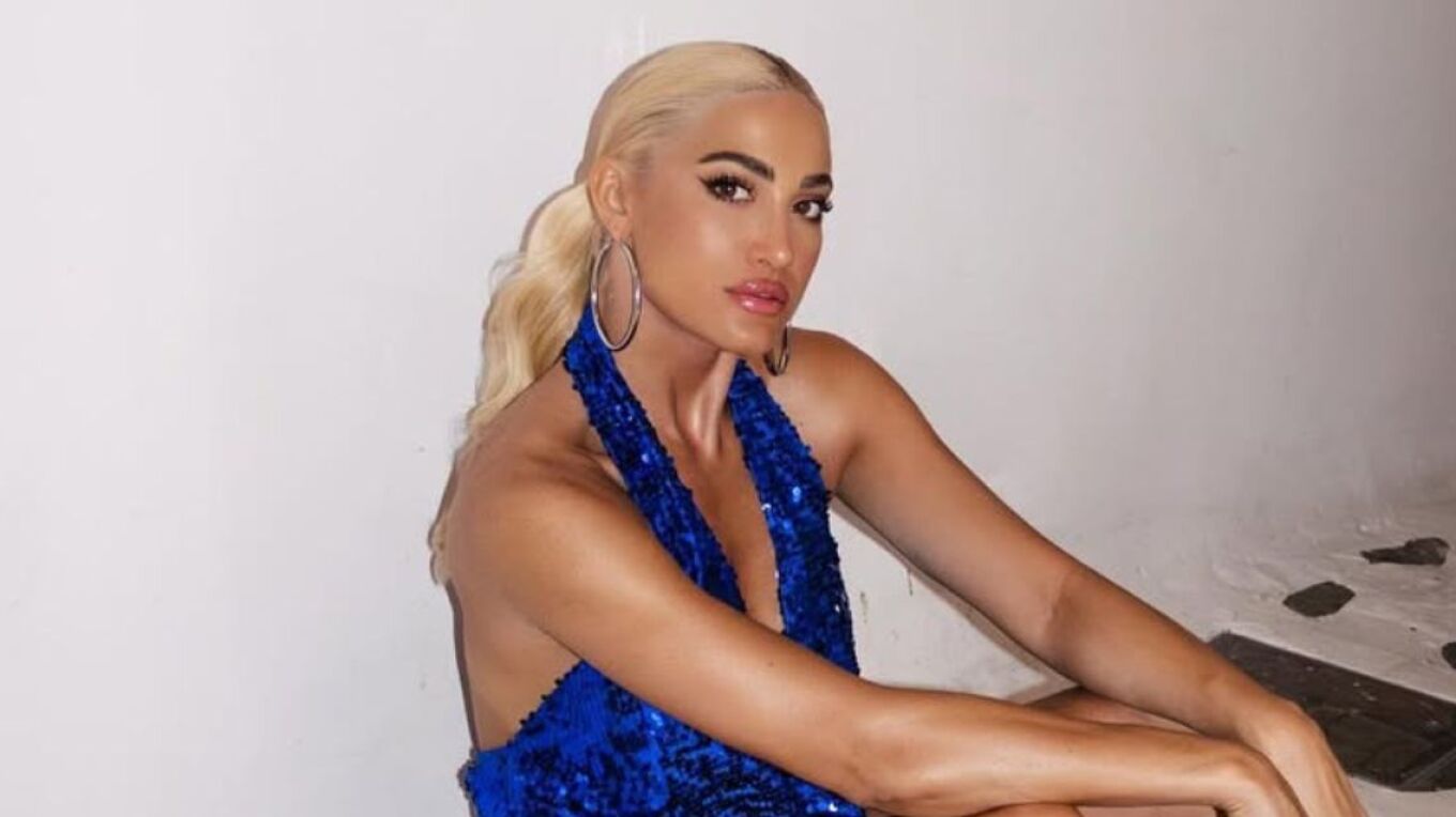 Η Ιωάννα Τούνη «ρίχτηκε» στη μάχη να πιάσει την ανθοδέσμη σε γάμο – Δείτε βίντεο