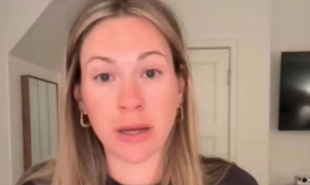 Viral η ηθοποιός που είπε ότι υπέφερε από διάρροια και «τα έκανε πάνω» της κατά τη διάρκεια πτήσης (βίντεο)