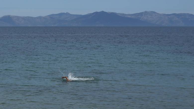 Τραγικό τέλος είχε το μπάνιο για έναν 48χρονο σε θάλασσα της Θεσσαλονίκης – Μάταιες οι βοήθειες των λουόμενων