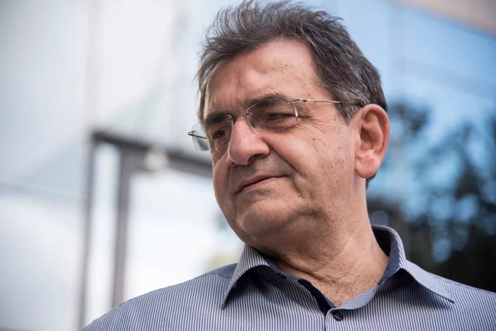 Ο Θοδωρής Κολυδάς εξηγεί από πού προέρχεται ο πυκνός καπνός που έχει σκεπάσει το Αιγαίο και την ανατολική Αττική