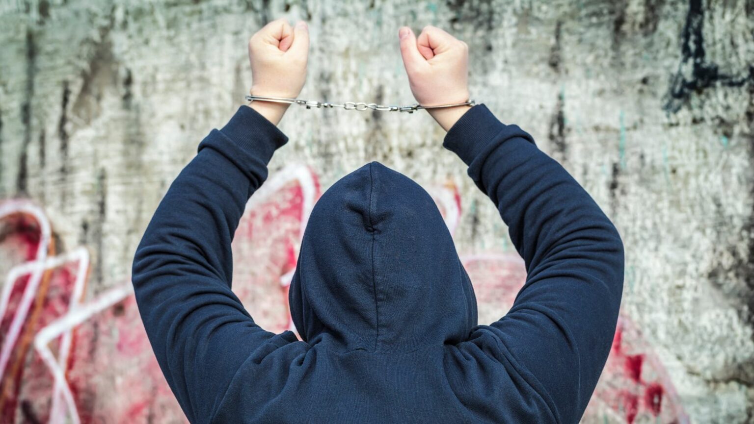 Χαλκιδική: Ελεύθεροι με περιοριστικούς όρους αφέθηκαν οι 5 ανήλικοι που λήστεψαν 15χρονο