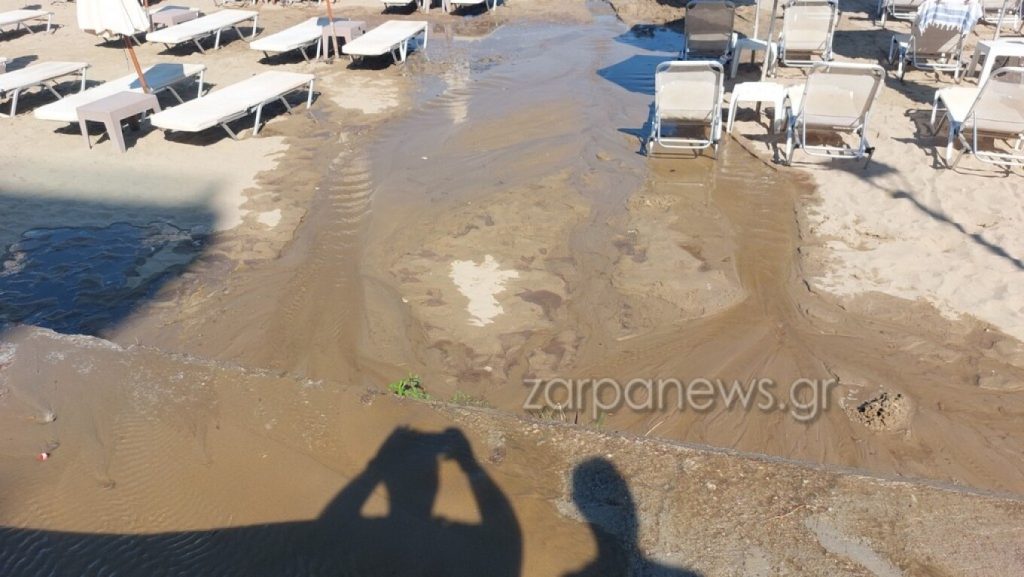 Ξεχύθηκαν τα λύματα και ακαθαρσίες σε παραλία των Χανίων – Δείτε βίντεο και φωτογραφίες
