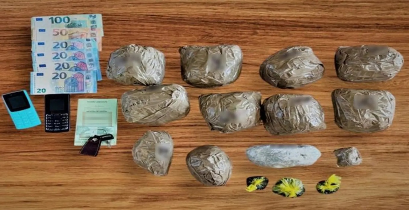 Συνελήφθη 54χρονος υπάλληλος delivery για διακίνηση ναρκωτικών στο Μενίδι και τη Νέα Φιλαδέλφεια (φωτο)