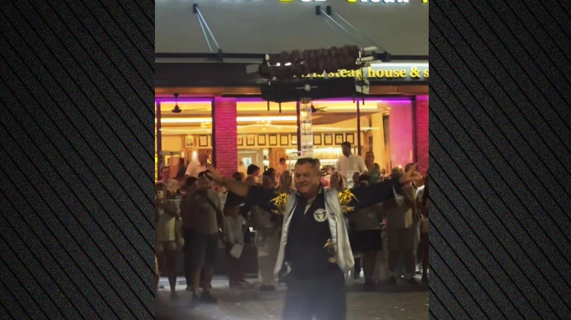 Κύπρος: Άνδρας χόρευε με μία… σούβλα με κρέατα στο κεφάλι – Viral το βίντεο