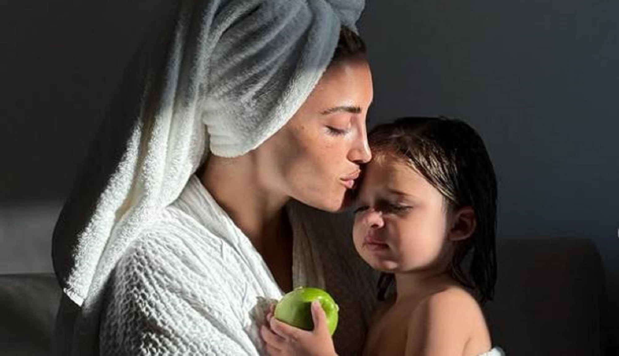 Ι.Τούνη για τον γιο της Πάρη: «Δεν φανταζόμουν ποτέ ότι μια τόσο μικρή αγκαλιά μπορεί να χωράει τόση αγάπη» (φωτο)