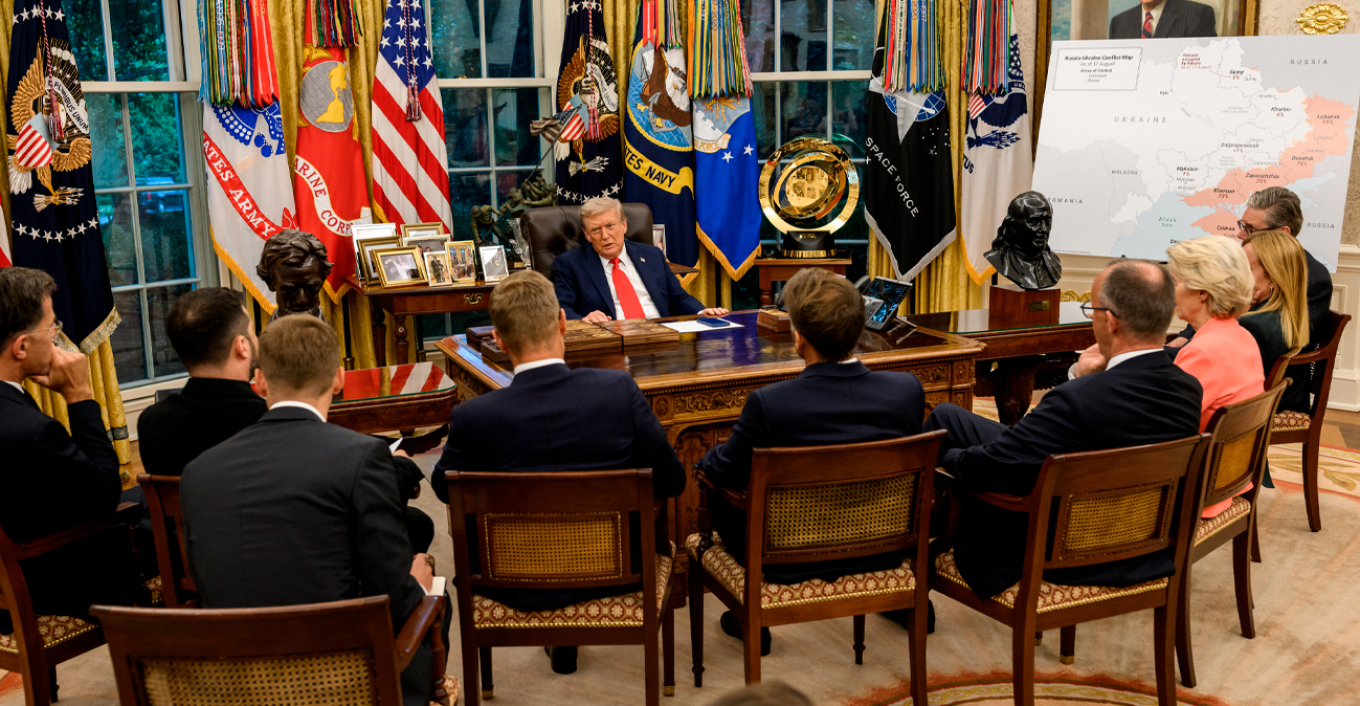 Παγκόσμια αποθέωση για τον Ν.Τραμπ: «Ο μπαμπάς που έβαλε σε τάξη τα παιδάκια του» – Δείτε βίντεο και φωτογραφίες