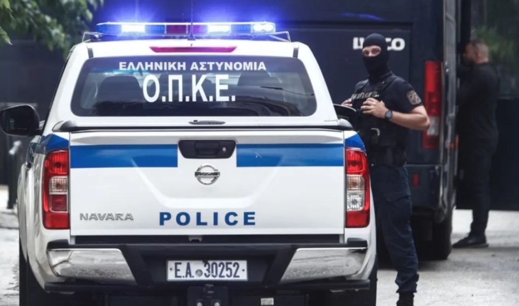 Επεισοδιακή καταδίωξη επικίνδυνων κακοποιών στις Ερυθρές: Συγκρούστηκαν δύο οχήματα της ΟΠΚΕ!