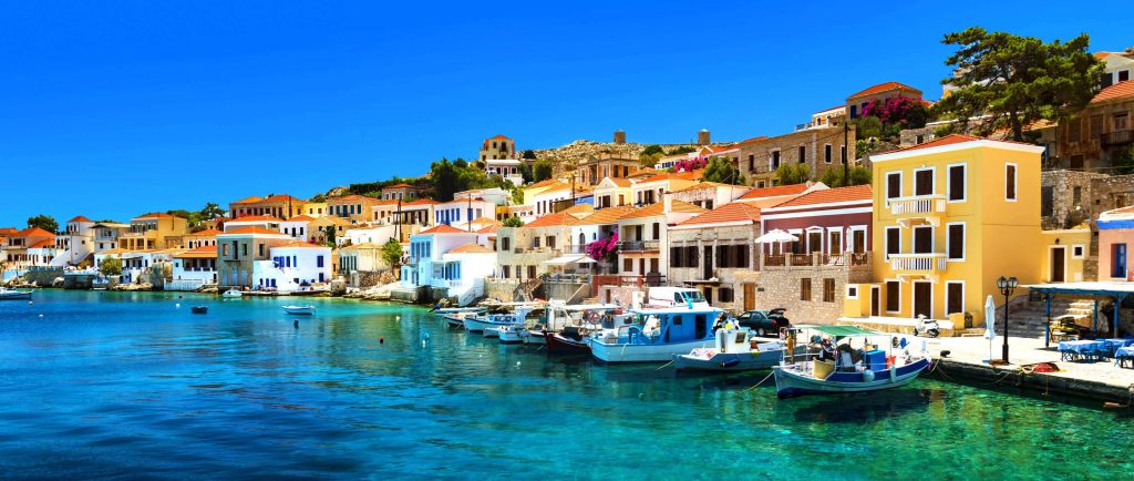 Χάλκη: Το μικρό νησάκι με τα γαλάζια νερά κοντά στη Ρόδο που αξίζει να επισκεφθείς (φωτο)