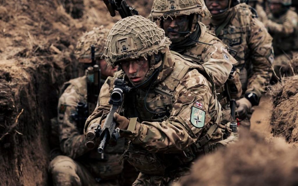 Politico: «Η Ευρώπη ανίκανη να καθορίσει πραγματικές εγγυήσεις ασφάλειας για την Ουκρανία»