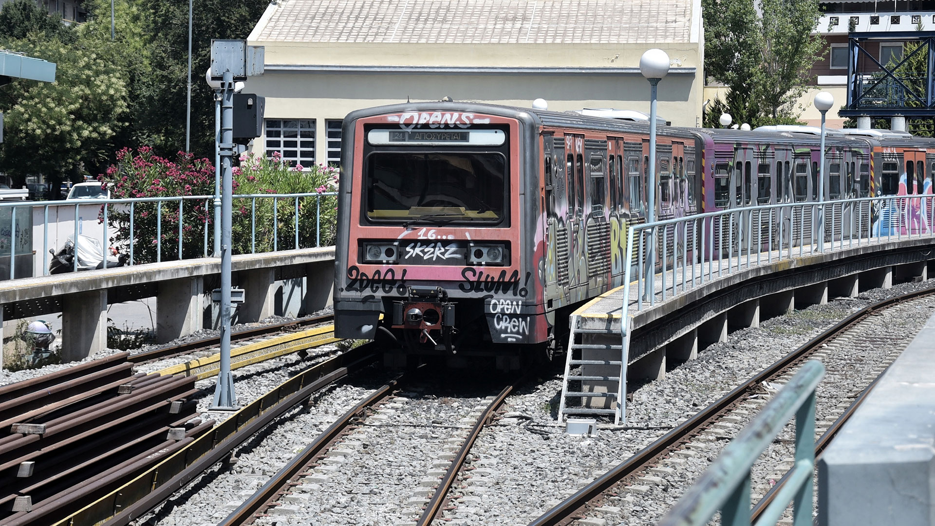 Ηράκλειο: Aναφορές για πτώση ατόμου στις γραμμές του ΗΣΑΠ