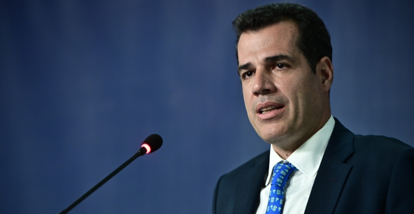 Υπουργείο Μετανάστευσης και Ασύλου για το επεισόδιο του παράνομου αλλοδαπού και τους Εύζωνες: «Απόλυτα πραγματικό»