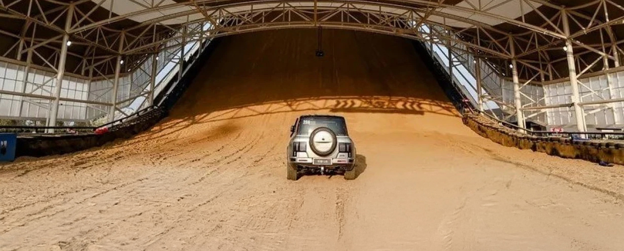 BYD: Έφτιαξε το απόλυτο «λούνα-παρκ» για τον οδηγό