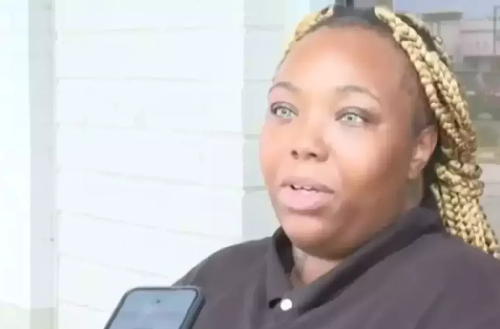 Νίκια Χάμιλτον: Απολύθηκε από γνωστή αλυσίδα fast food η πολύτεκνη μητέρα που παραπονέθηκε για τις 12ωρες βάρδιες