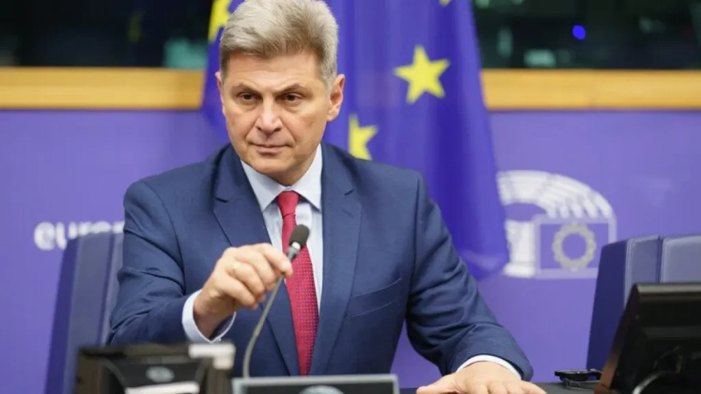 Νικόλας Φαραντούρης: «Εναγκαλισμοί της κυβέρνησης με αυτούς που σφάζουν τους Ελληνορθόδοξους στη Συρία»