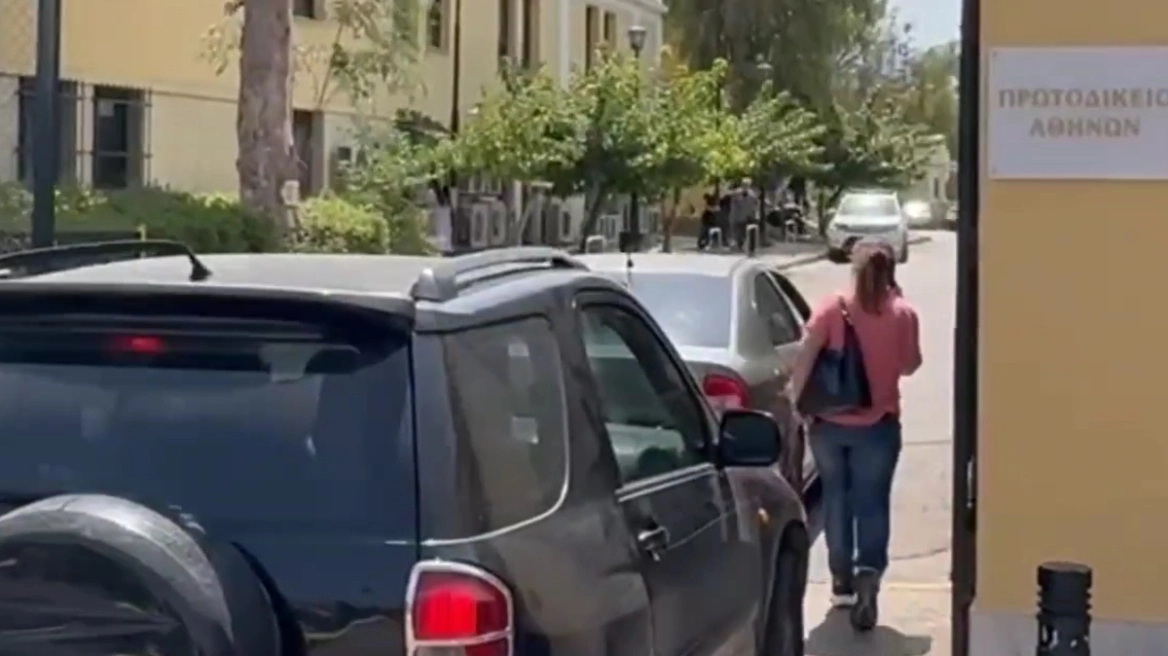 Στον ανακριτή ο 28χρονος που δολοφόνησε την 47χρονη στο Χαλάνδρι