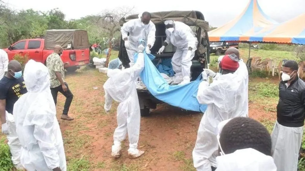 Διαρκώς ξεθάβονται πτώματα στην Κένυα: Πρόκειται για την χειρότερη περίπτωση μαζικών θανάτων που αφορά σε αίρεση