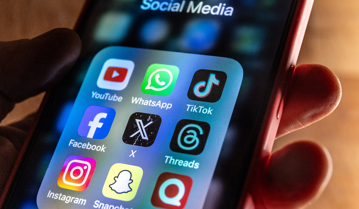 Αντιδράσεις στη Βρετανία: Το TikTok απολύει εκατοντάδες εργαζομένους τους και στρέφεται στην Τεχνητή Νοημοσύνη