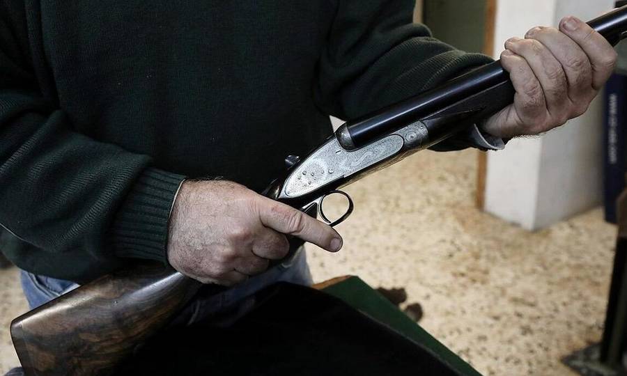 Φθιώτιδα: 60χρονος πυροβόλησε τον αδερφό του για κτηματικές διαφορές – Τα σκάγια τραυμάτισαν δύο άτομα