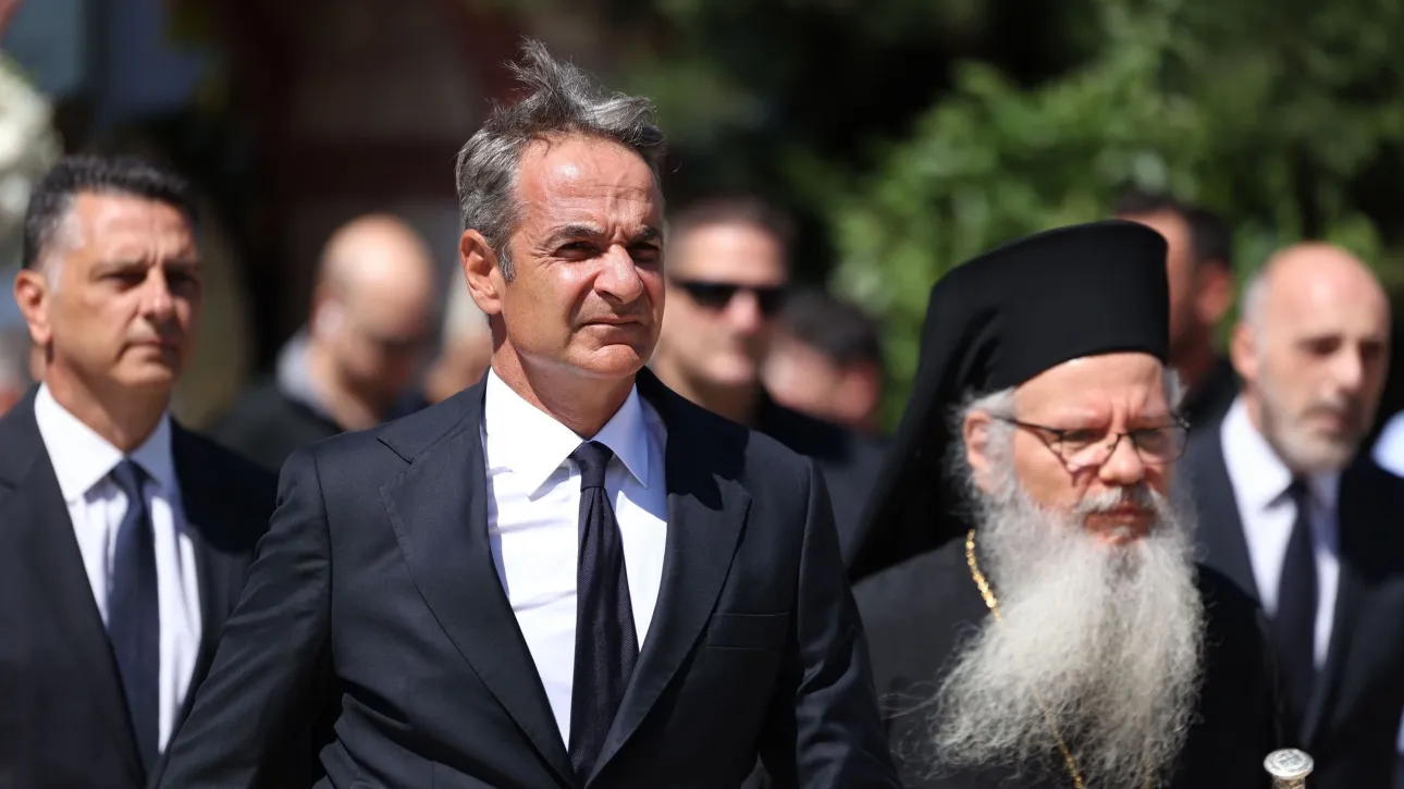 Κηδεία Α.Βεσυρόπουλου: «Έφυγε το καλύτερο παιδί – Έτσι θα τον θυμόμαστε όλοι» λέει ο Κ.Μητσοτάκης 