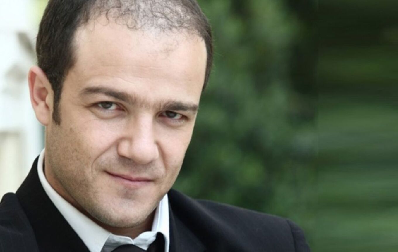 Φώτης Σπύρος: «Από πολύ μικρός κατάλαβα ότι ήμουν γκέι – Ήμουν και αλκοολικός, έκανα απεξάρτηση στα 40 μου»