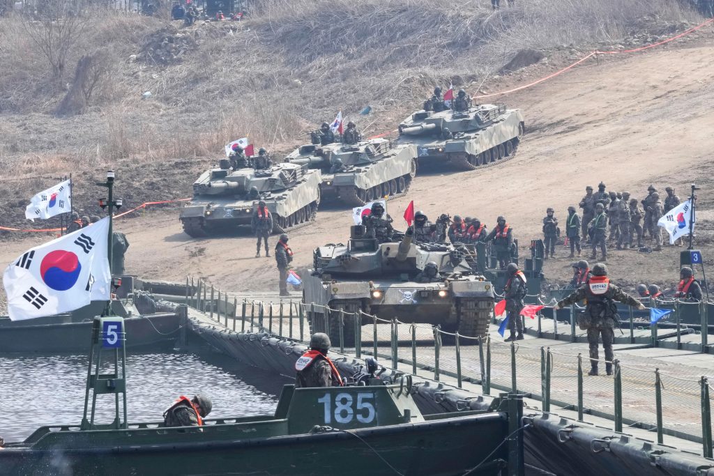 Στρατιώτες της Νότιας Κορέας πυροβόλησαν ένοπλους Βορειοκορεάτες στα σύνορα των δύο χωρών