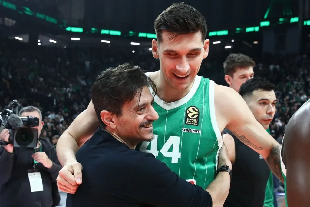 Δημήτρης Γιαννακόπουλος: Προανήγγειλε ανανέωση πενταετίας για τον Κ.Μήτογλου