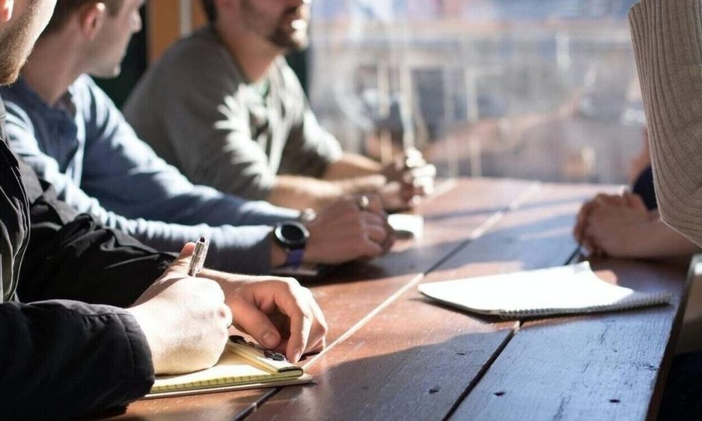 Η απόφαση – σταθμός για χιλιάδες εργαζόμενους μεγαλύτερης ηλικίας του Πρωτοδικείου Αθηνών για παραμονή στην εργασία