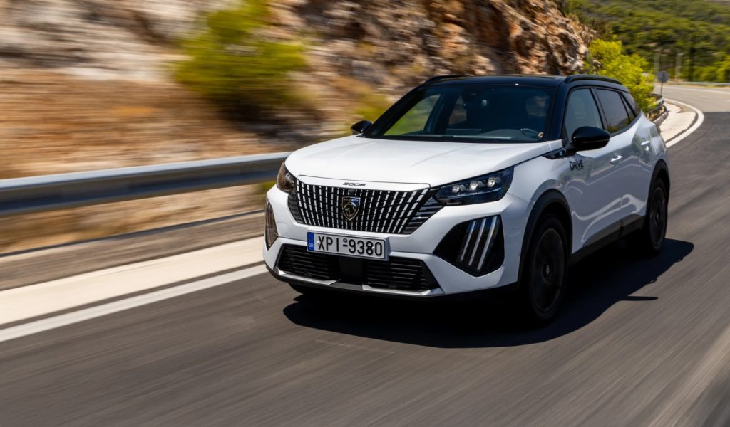 Δοκιμάζουμε το ανανεωμένο Peugeot e-2008