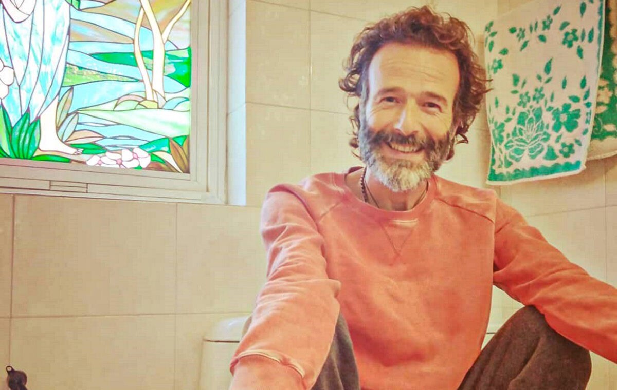 Ο Θανάσης Ευθυμιάδης ανακοίνωσε την επιστροφή του στο θέατρο