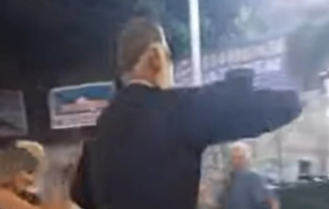 Βίντεο: Viral έγινε ιερέας που χόρεψε την «Ευβοιώτισσα» σε πανηγύρι στο χωριό Καλέντζι