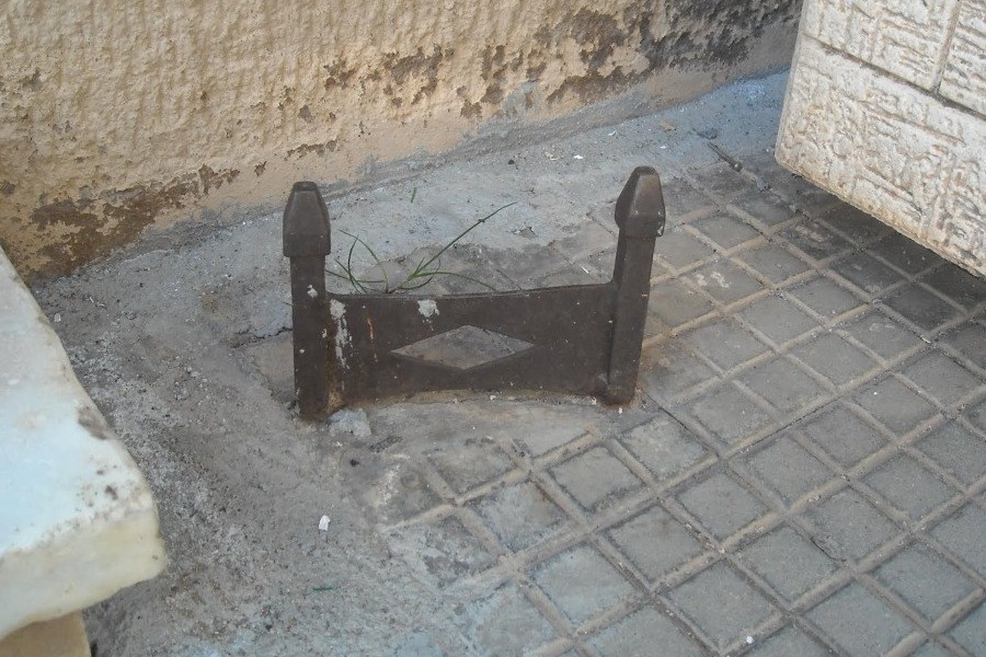 Κάποτε υπήρχε έξω από όλα τα σπίτια: Tι ήταν το ποδόμακτρο και πού χρησίμευε