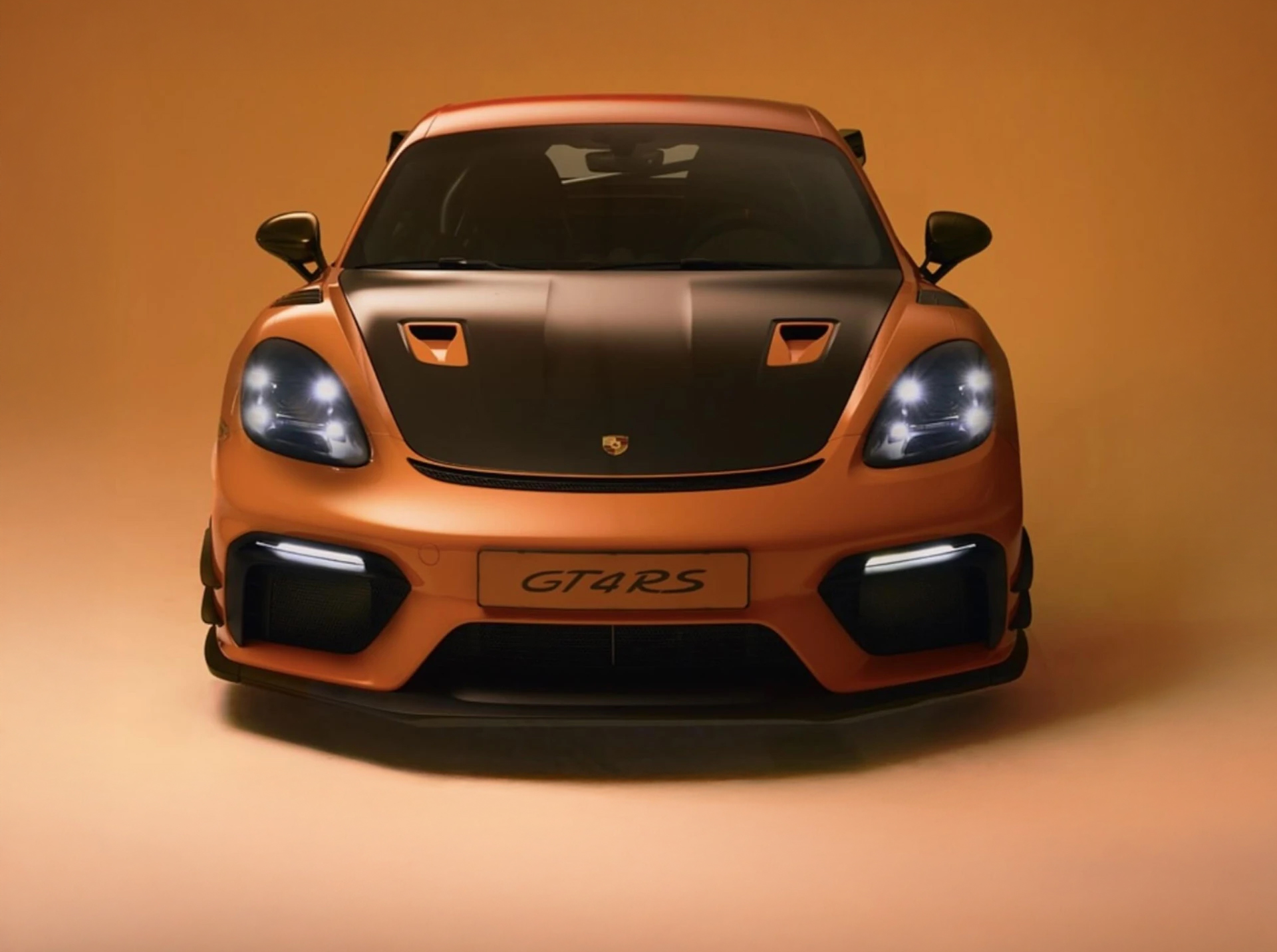 «Η Τουλίπα»: Πορτοκαλί αποχαιρετισμός στην Porsche Cayman