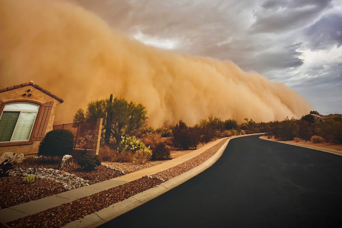 ΗΠΑ: Τεράστια αμμοθύελλα σκέπασε το Φοίνιξ της Αριζόνα – Απόκοσμες εικόνες