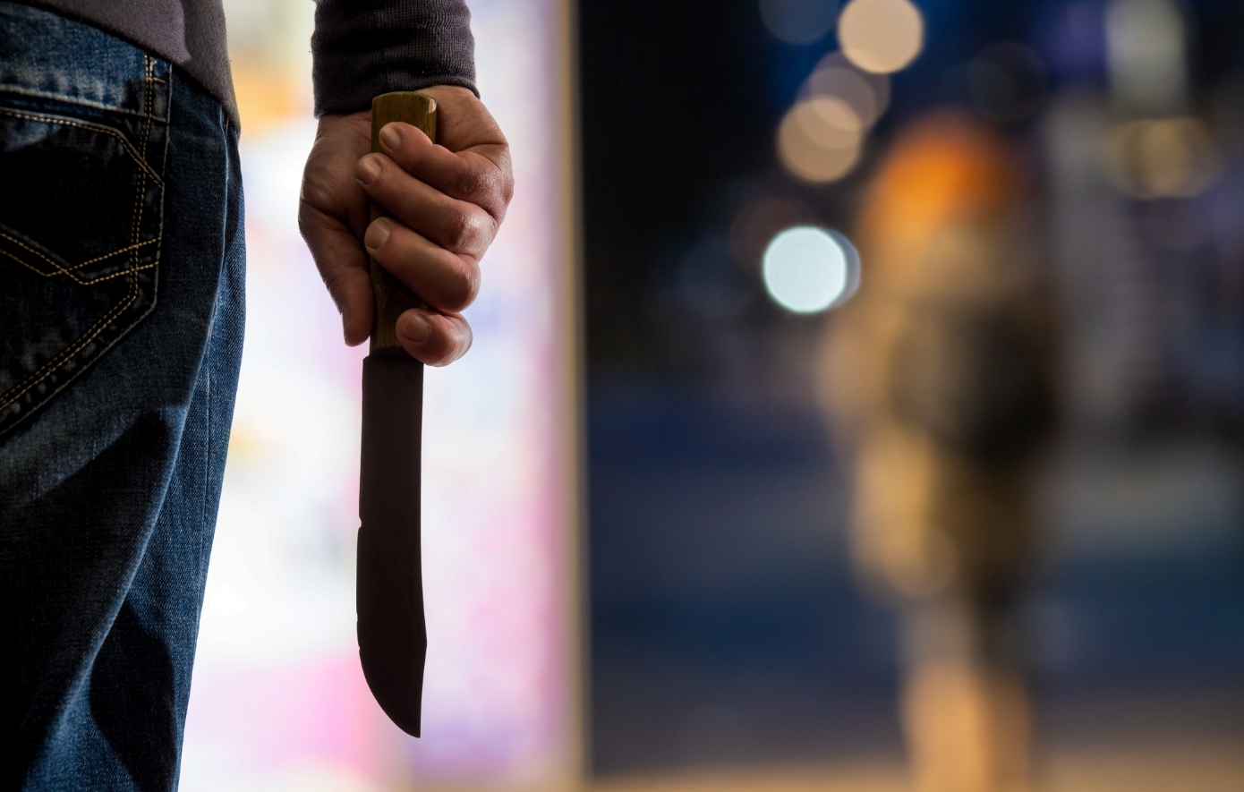 Βίντεο: Ανήλικα κορίτσια στη Σκωτία κουβαλούν μαχαίρια για να προστατευθούν από τους παράνομους μετανάστες!