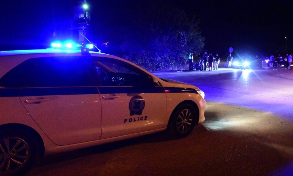 Άγνωστος άνοιξε πυρ εναντίον κομμωτηρίου στο Παγκράτι τα ξημερώματα