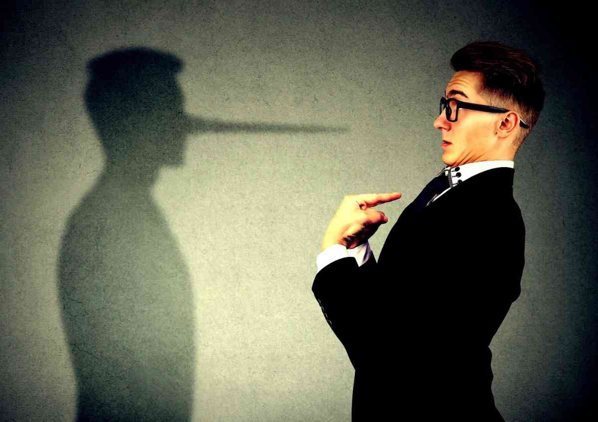 Κράτα σημειώσεις: Οι 10 φράσεις που χρησιμοποιούν συνήθως οι άνθρωποι όταν λένε ψέματα