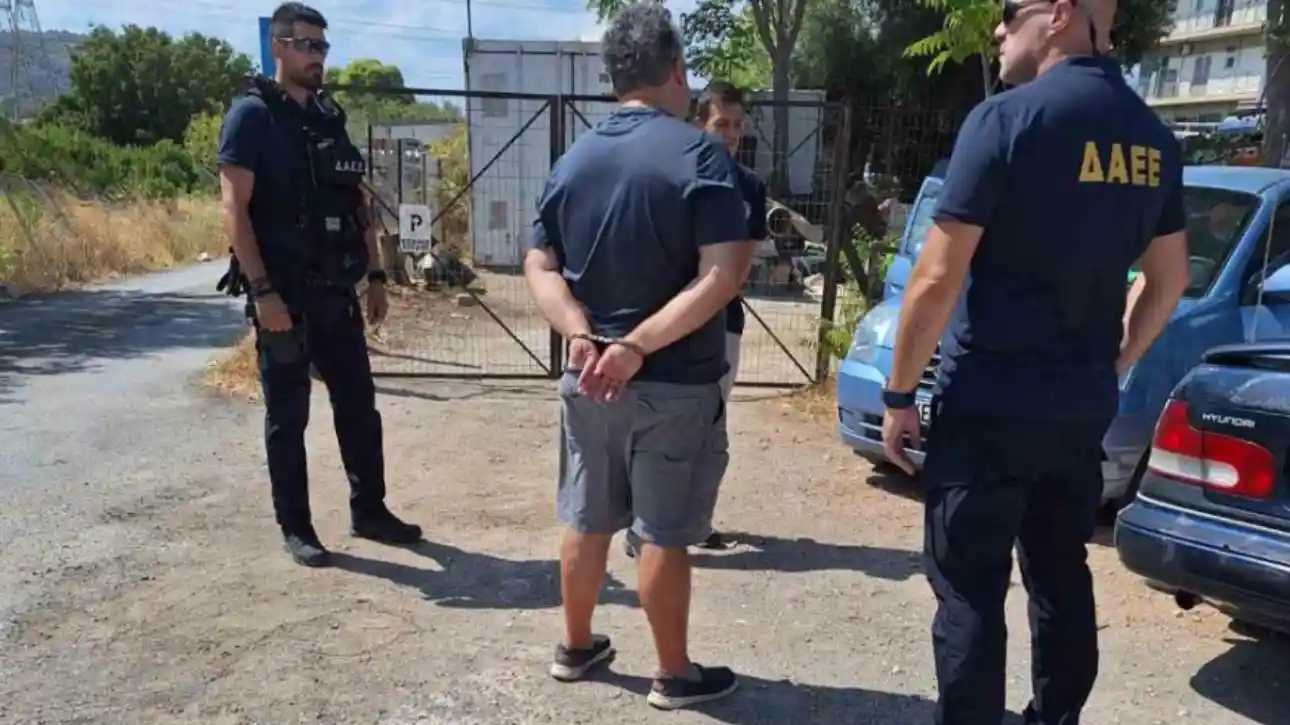 Παλλήνη: Πώς δρούσε ο υπάλληλος του δήμου που συνελήφθη για τέσσερις εμπρησμούς