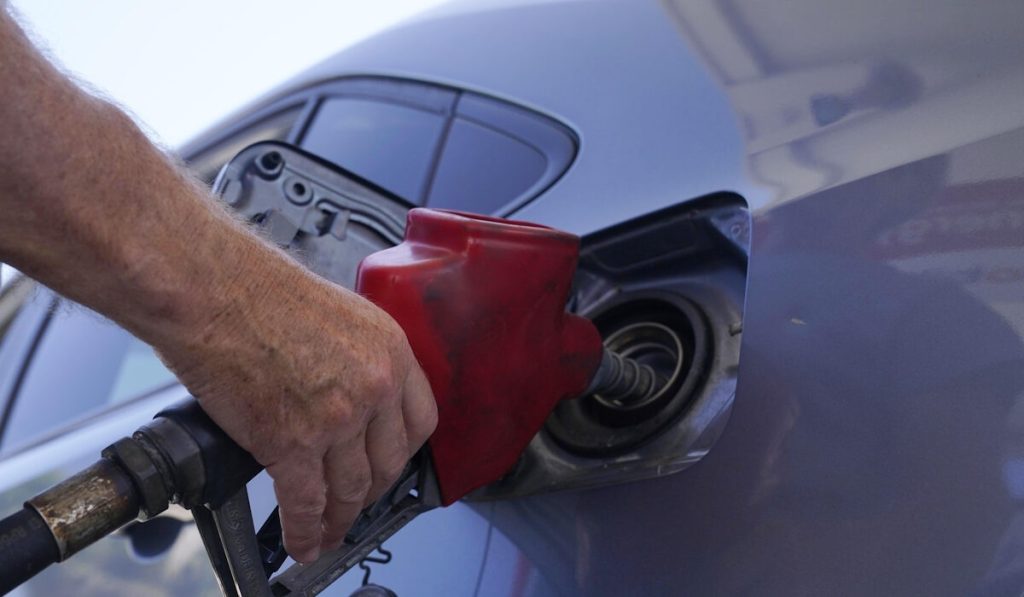 Η Μόσχα παρατείνει την απαγόρευση στις εξαγωγές βενζίνης ως τις 30 Σεπτέμβρη