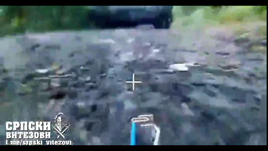 Ρωσικά drones σε κατάσταση «αναμονής» ενεργοποιούνται ξαφνικά και καταστρέφουν ουκρανικά οχήματα (βίντεο)