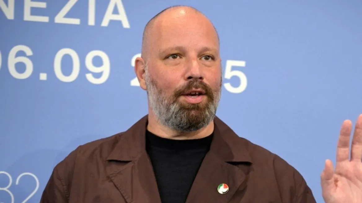 Ο Γ.Λάνθιμος εμφανίστηκε στο Φεστιβάλ Βενετίας με καρφίτσα στα χρώματα της παλαιστινιακής σημαίας