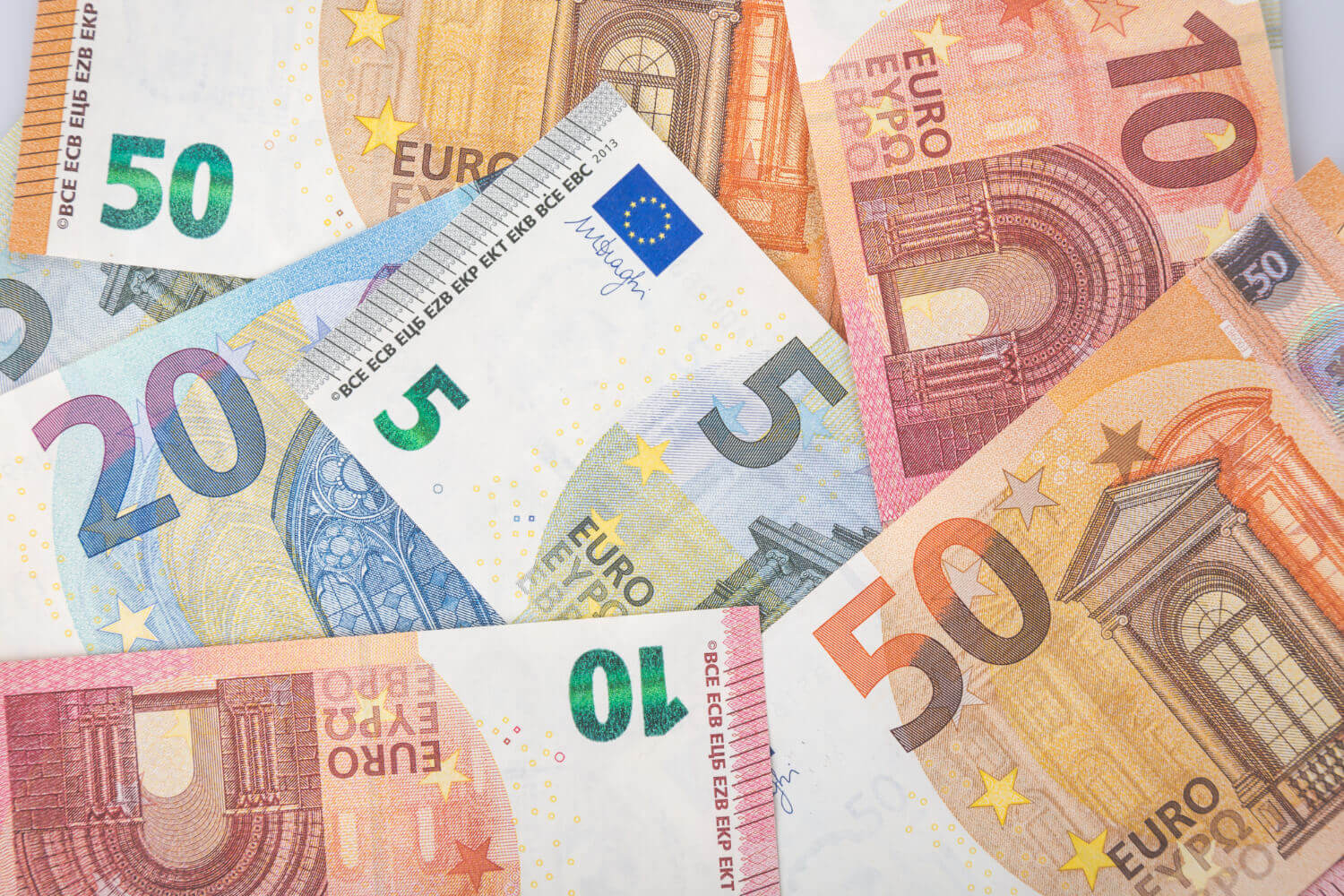 Επίδομα 100 ευρώ: Πότε θα καταβληθεί και ποιοι οι δικαιούχοι